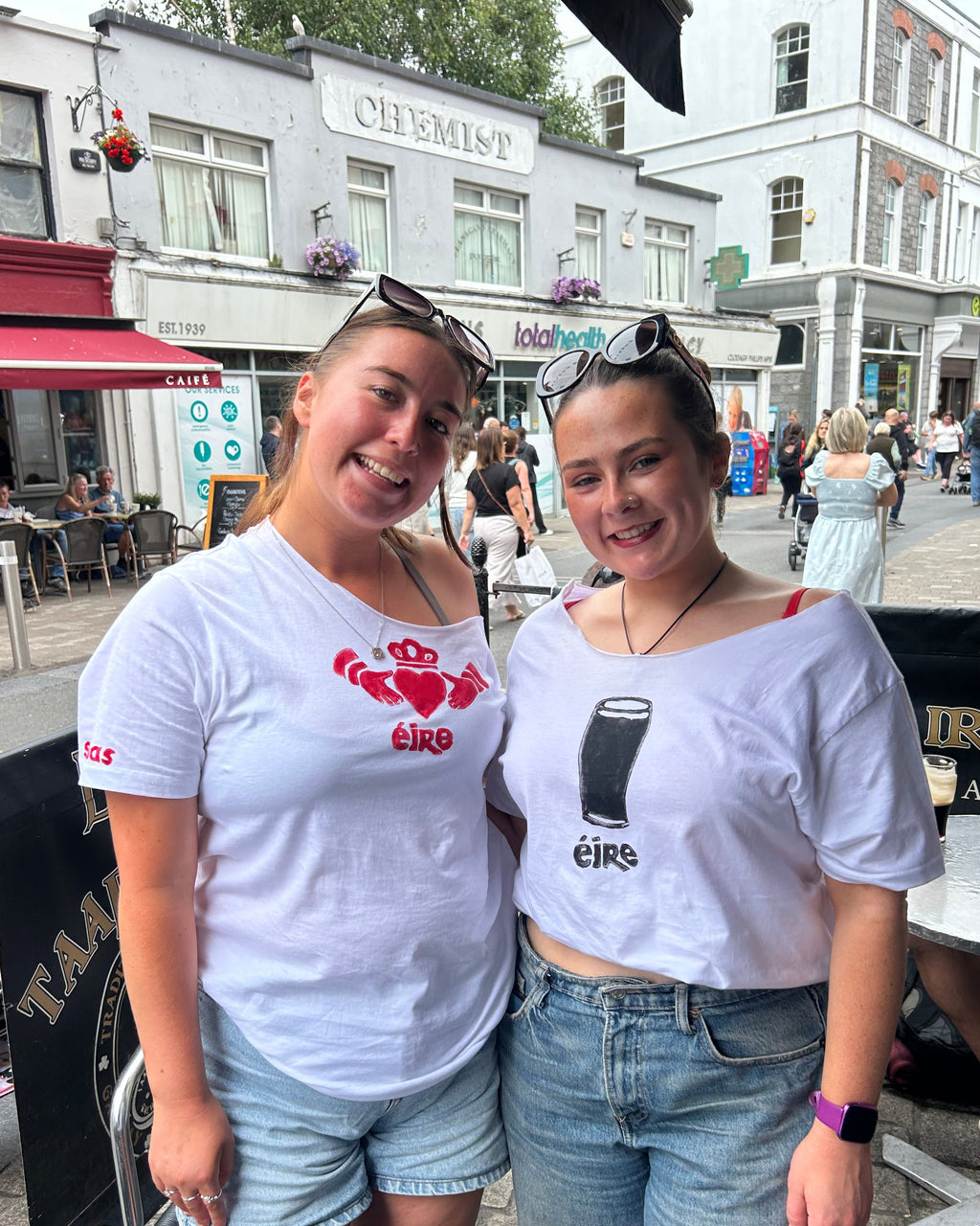 Éire Claddagh Tee – Off the Shoulder