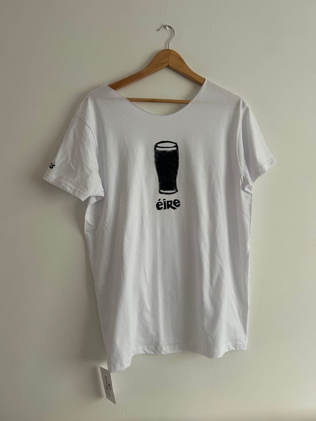Pint Tee – Off the Shoulder (Wonky / L)
