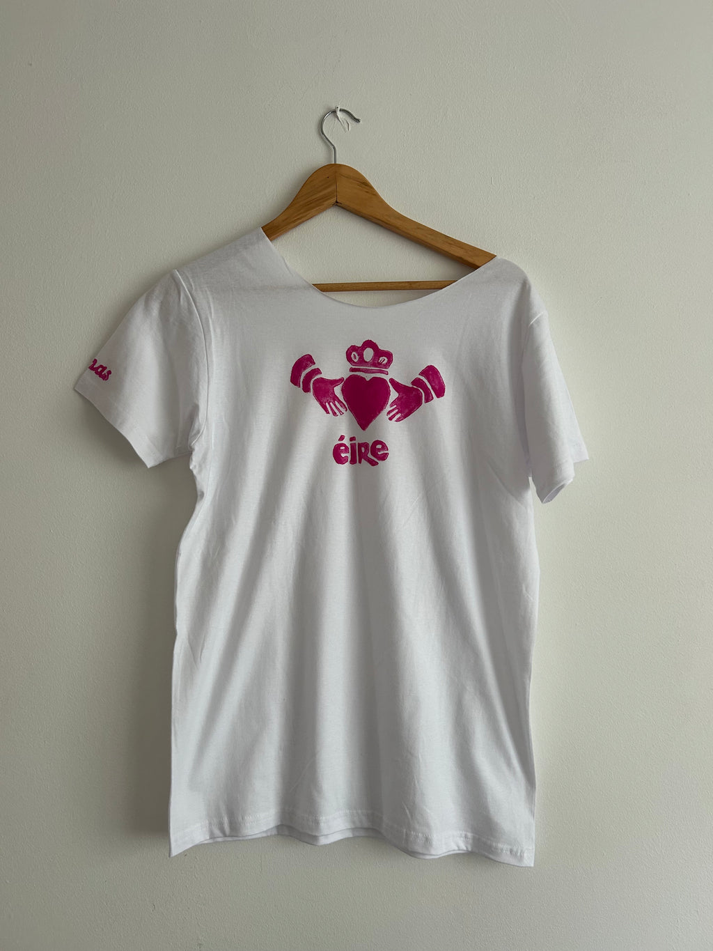 Éire Claddagh Tee – Off the Shoulder - Ready to Wear