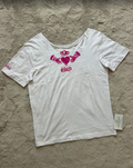 Éire Claddagh Tee – Off the Shoulder (Wonky / Pink / S)