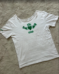 Éire Claddagh Tee – Off the Shoulder (Wonky / Green / S)
